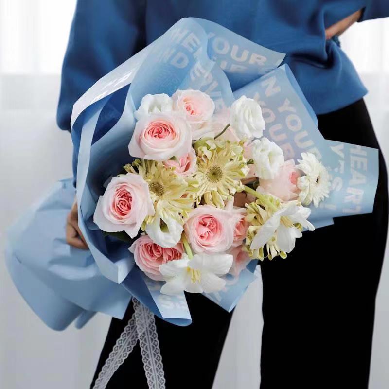 Giấy gói có chữ nghệ thuật