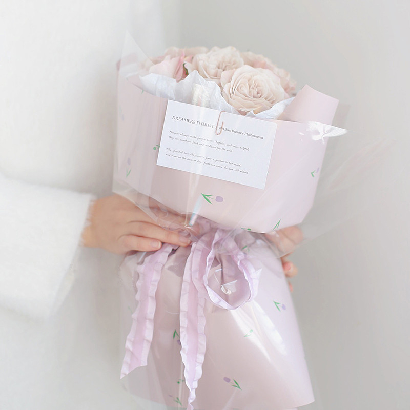 Bó hoa giấy gói dày có dòng chữ nghệ thuật